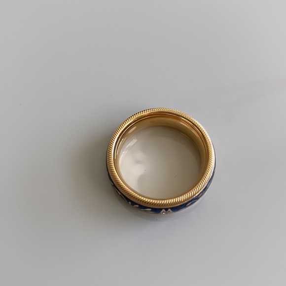 Wellendorff Forget-Me-Not Yellow Gold Blue Ring. - Picture 7 of 16